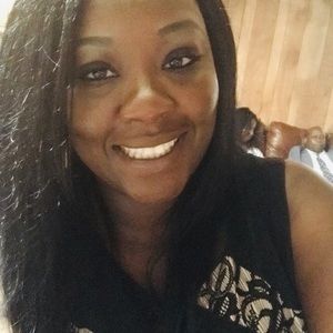 Meet your Posher, Alicia